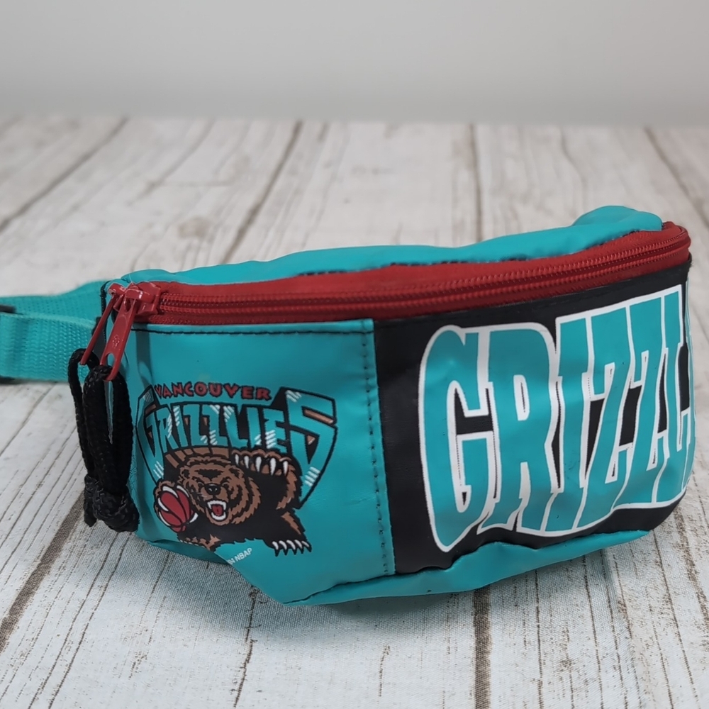Vintage 1994 Vancouver Grizzlies Fanny Pack Belt Bag NBA